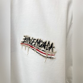 Balenciaga： новая коллекция, ради кото