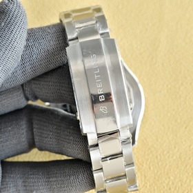 Часы Breitling Superocean 42 мм. 1： Ч