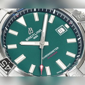 Новая модель серии Breitling Avenger (