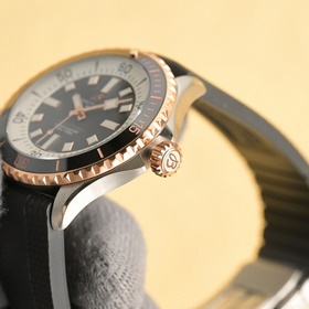 Часы Breitling Superocean 42 мм. 1： Ч