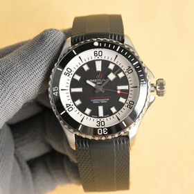 Часы Breitling Superocean 42 мм. 1： Ч