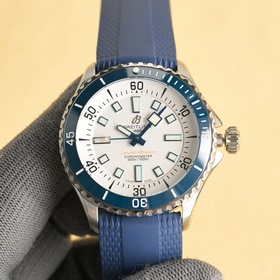 Часы Breitling Superocean 42 мм. 1： Ч