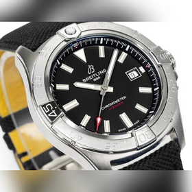 Новая модель серии Breitling Avenger (