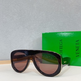 Bottega Veneta Oversized МОДЕЛЬ： BV1