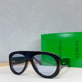 Bottega Veneta Oversized МОДЕЛЬ： BV1