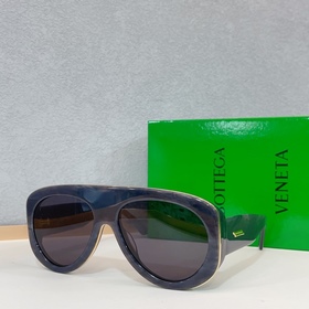 Bottega Veneta Oversized МОДЕЛЬ： BV1