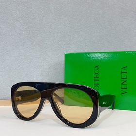 Bottega Veneta Oversized МОДЕЛЬ： BV1