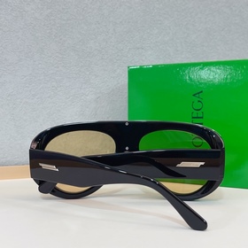 Bottega Veneta Oversized МОДЕЛЬ： BV1