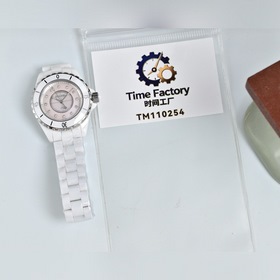 Серия Chanel J12 «Black and White» диа