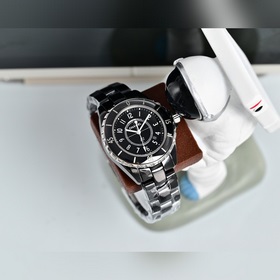 Серия Chanel J12 «Black and White» диа