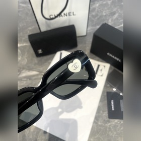 Осенне-зимняя коллекция Chanel： солнце