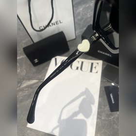 Осенне-зимняя коллекция Chanel： солнце