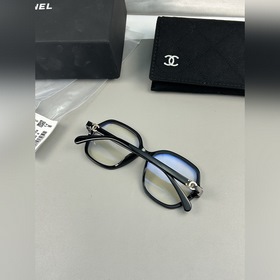 CHANEL： оправа для очков без диоптрий 