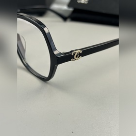 CHANEL： оправа для очков без диоптрий 