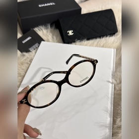 Новая модель очков Chanel для повседне