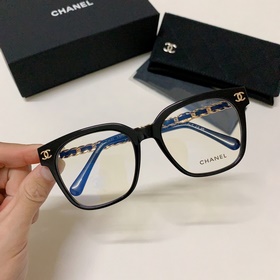 CHANEL CH0768 — модная квадратная опра