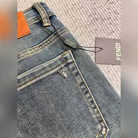 Мужские джинсы FENDI — модель из офици