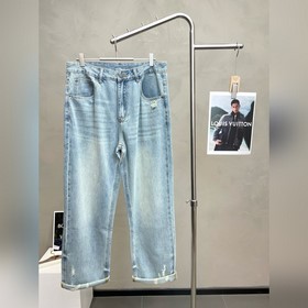 FENDI — новые джинсы свободного кроя с