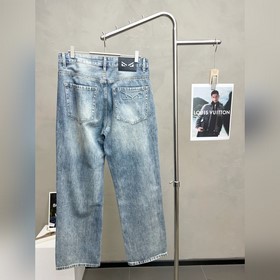 FENDI — новые джинсы свободного кроя с