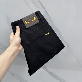 Fendi： элитная одежда на заказ, новейш