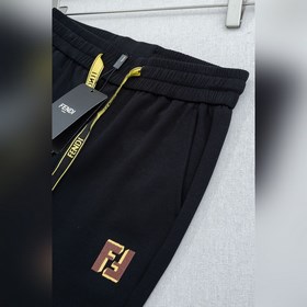 FENDI 26FW： новейшая модель из смесово