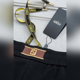 FENDI 26FW： новейшая модель из смесово
