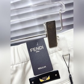 FENDI： Новая коллекция брюк в стиле кэ