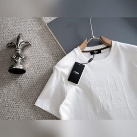 Новая коллекция Fendi весна-лето 2026：