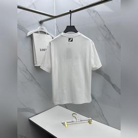 Fendi： новая модель слегка расширенным