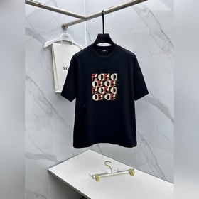 Fendi： новая модель слегка расширенным