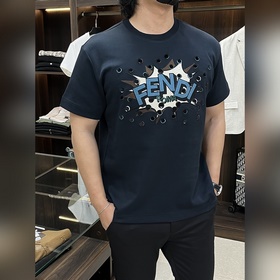 Новая модель футболки Fendi FD с кругл