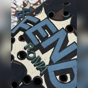Новая модель футболки Fendi FD с кругл