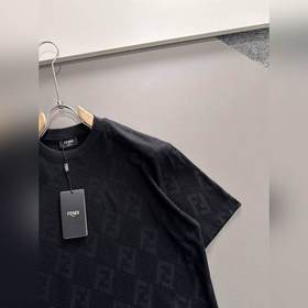 Новая коллекция Fendi весна-лето 2026：