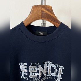Новая модель Fendi весна-лето 2026： св
