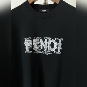 Новая модель Fendi весна-лето 2026： св