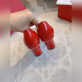 Новая модель туфель на каблуке с банти