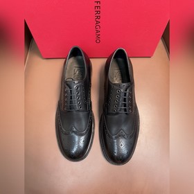 Ferragamo — высокая версия, кожаная по