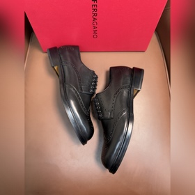 Ferragamo — высокая версия, кожаная по