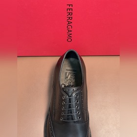 Ferragamo — высокая версия, кожаная по