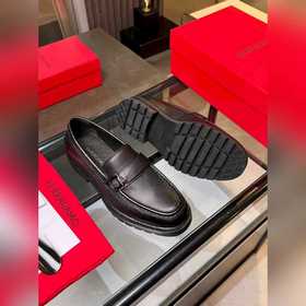 Ferragamo — популярные мужские кожаные
