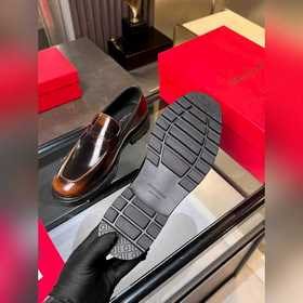 Ferragamo — популярные мужские кожаные
