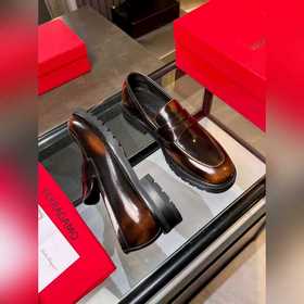 Ferragamo — популярные мужские кожаные