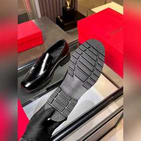 Ferragamo — популярные мужские кожаные