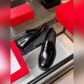 Ferragamo — популярные мужские кожаные