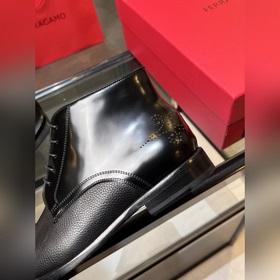 Ferragamo — популярные мужские кожаные