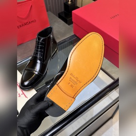 Ferragamo — популярные мужские кожаные