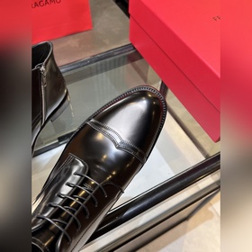 Ferragamo — популярные мужские кожаные