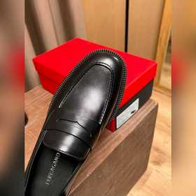 Ferragamo~  Размеры： 39–44 (38, 45, 4