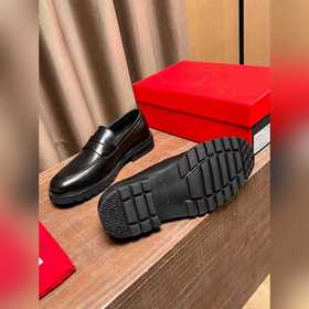 Ferragamo~  Размеры： 39–44 (38, 45, 4