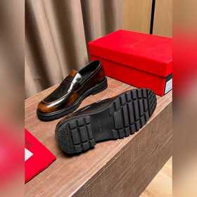 Ferragamo~  Размеры： 39–44 (38, 45, 4